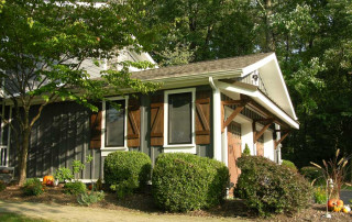 Craftsman detailing on garage