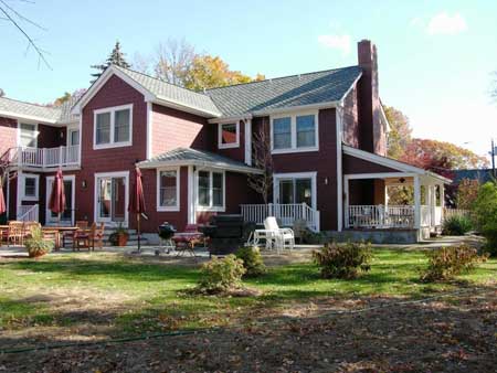 4-car garage, multi-purpose room